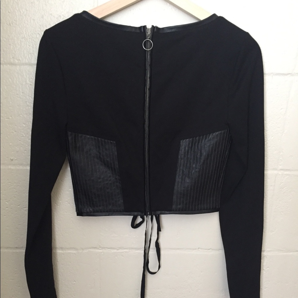 Long sleeve cropped corset top by Nasty Gal - Picture 4 of 8